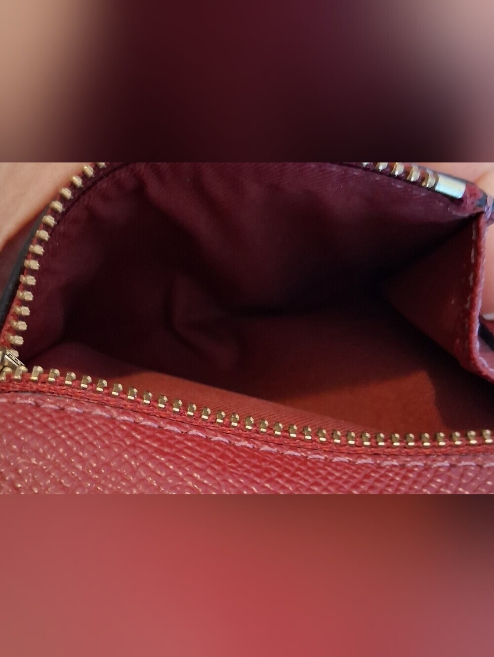EUC Coach Wyn Burgundy Saffiano Leather Casual Everyday Trifold Billfold Wallet - Picture 10 of 13
